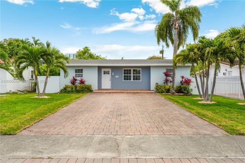 Tiny photo for 330 SW 104th Ct, Sweetwater, FL 33174 (MLS # A12006648)