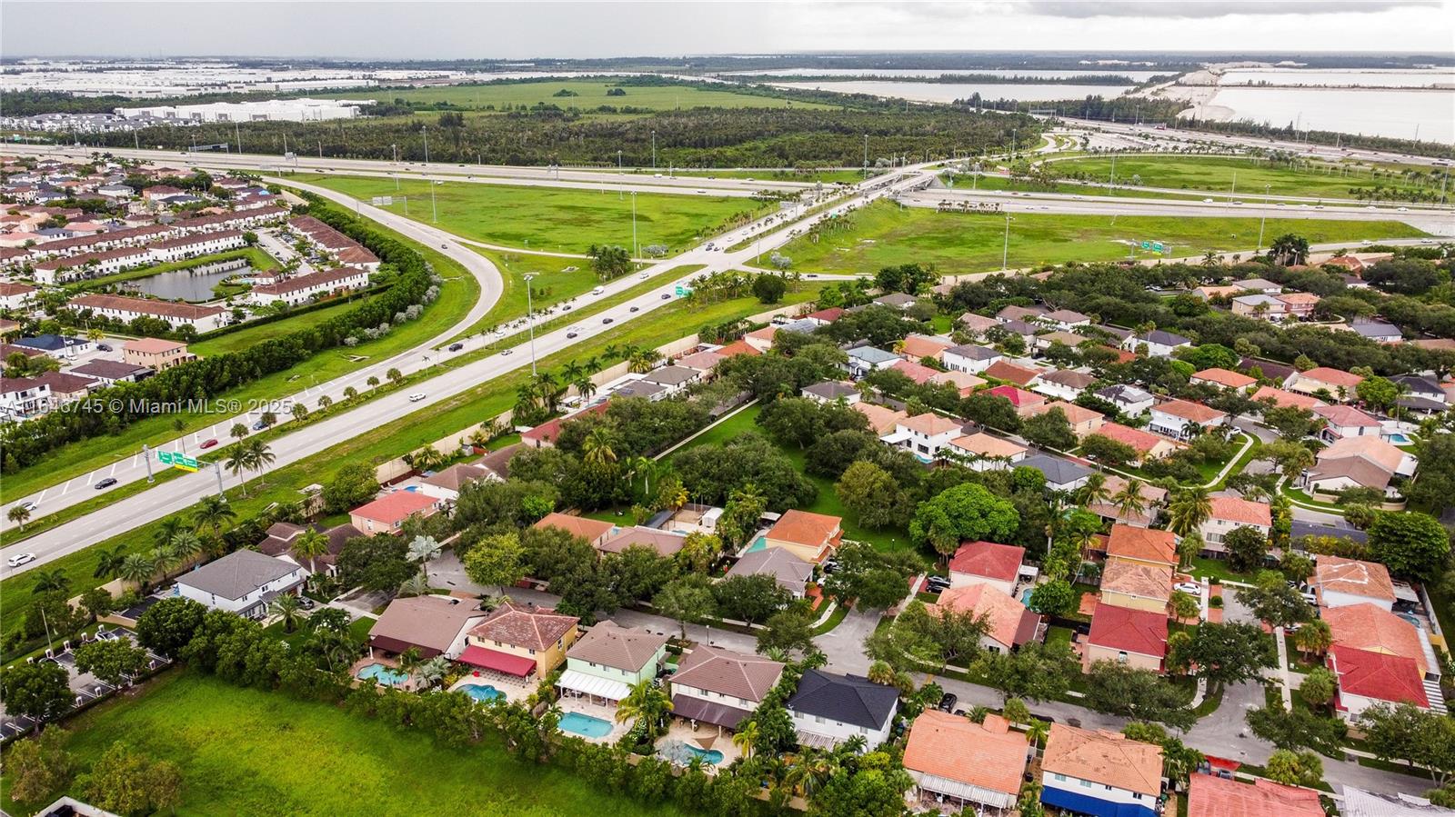 LAKES ON THE GREEN GLYNN - Residential
