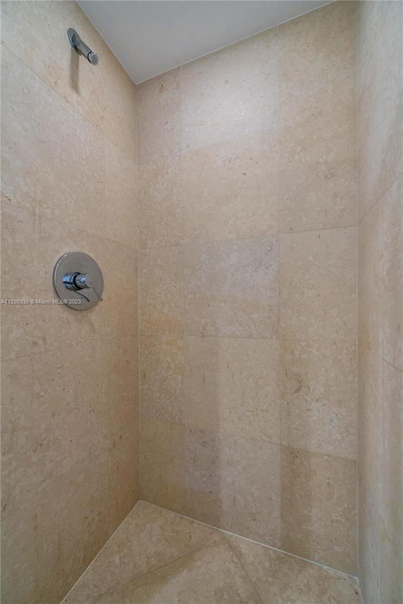 ICON CONDO - Residential