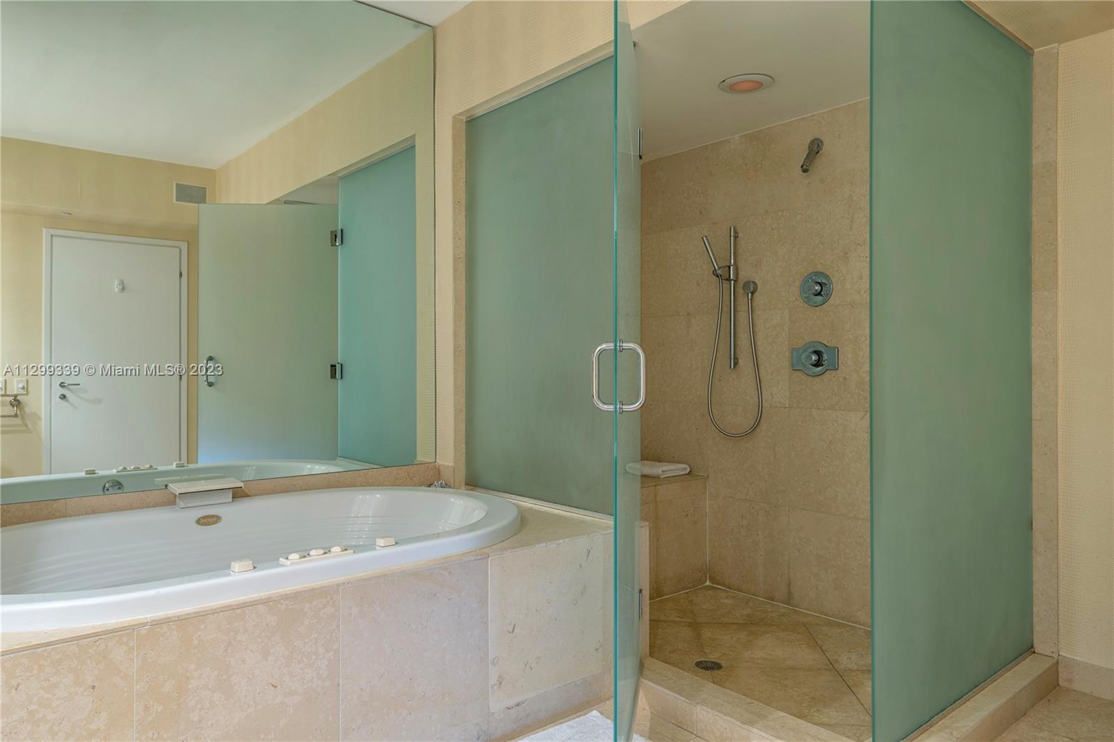 ICON CONDO - Residential