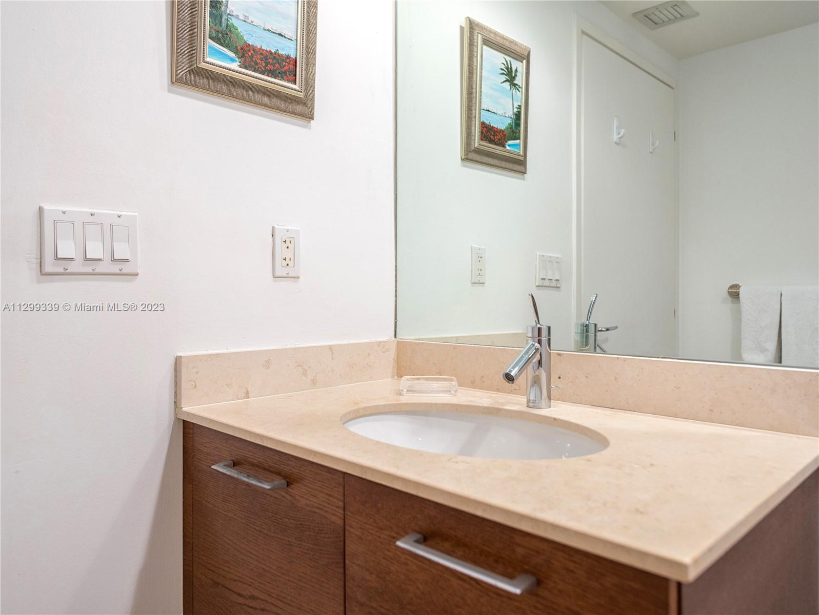 ICON CONDO - Residential