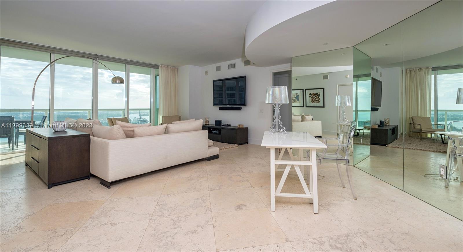 ICON CONDO - Residential