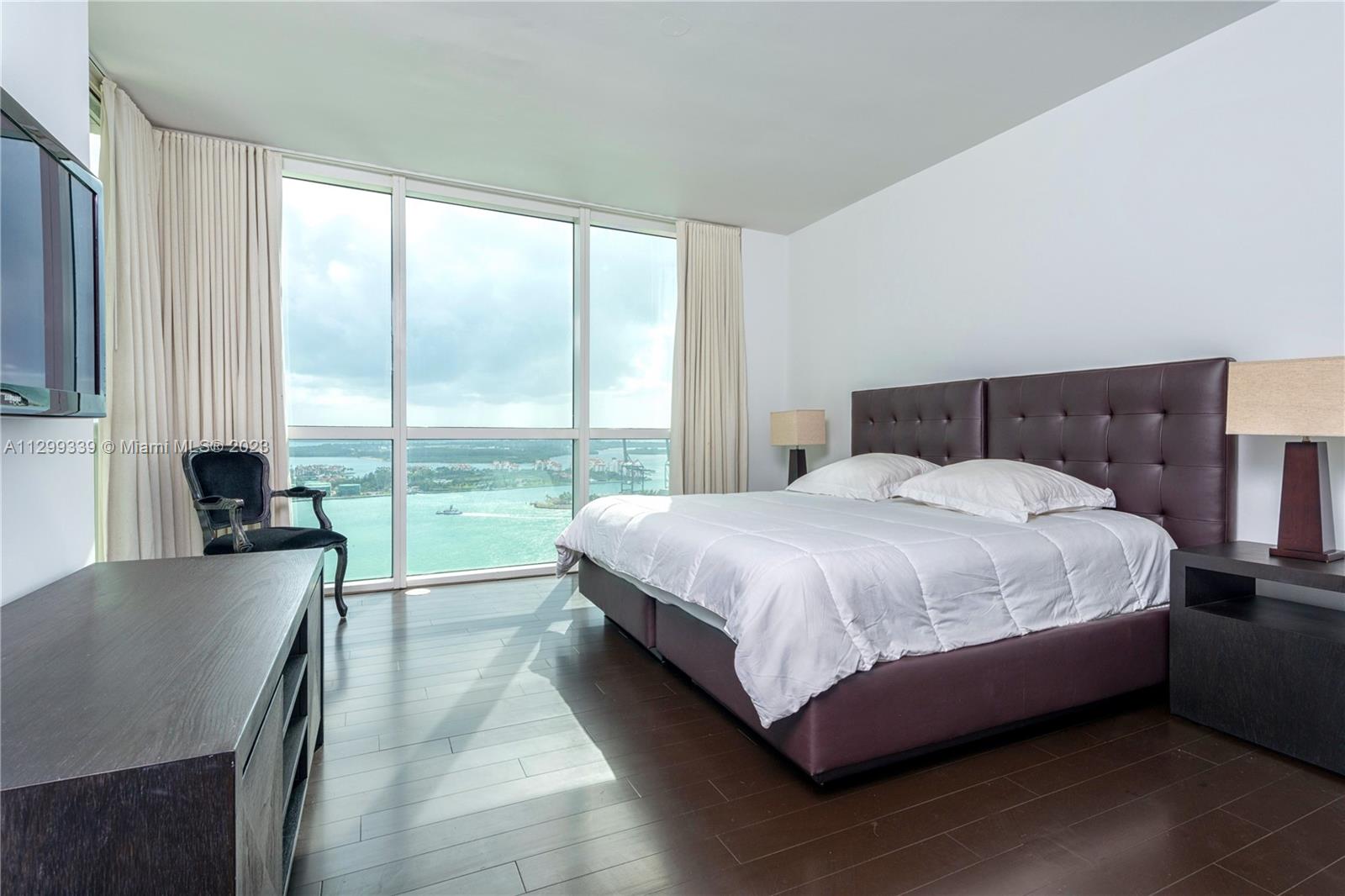 ICON CONDO - Residential