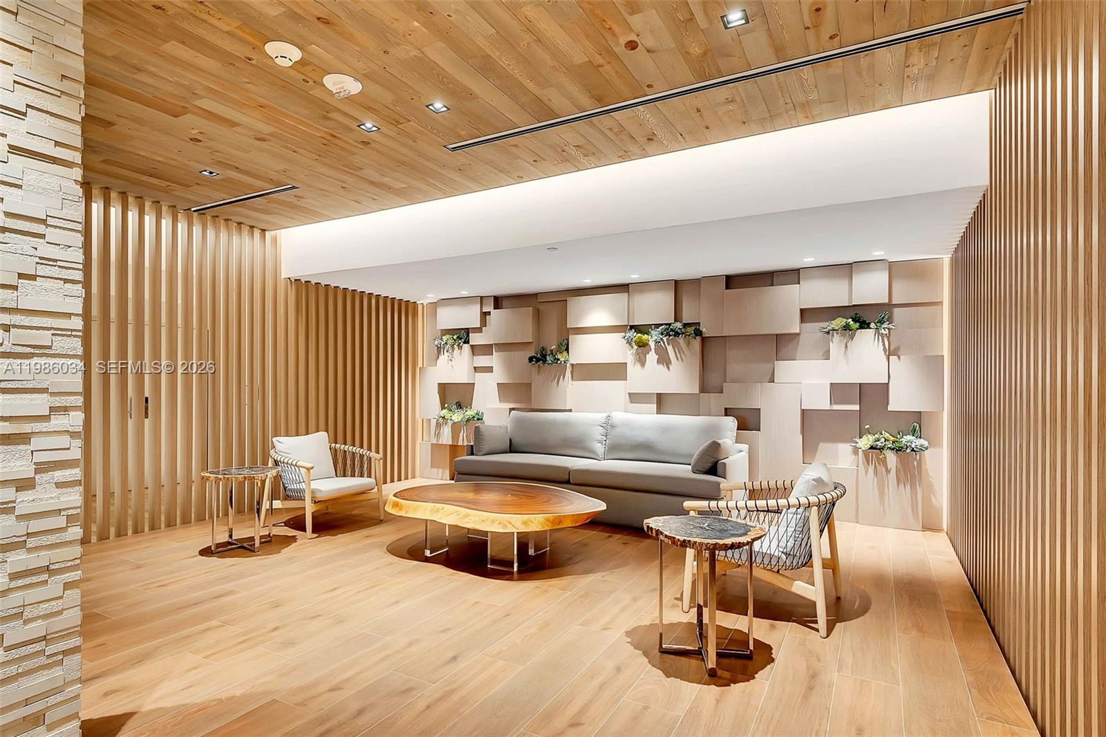 RONEY PALACE CONDO - Residential