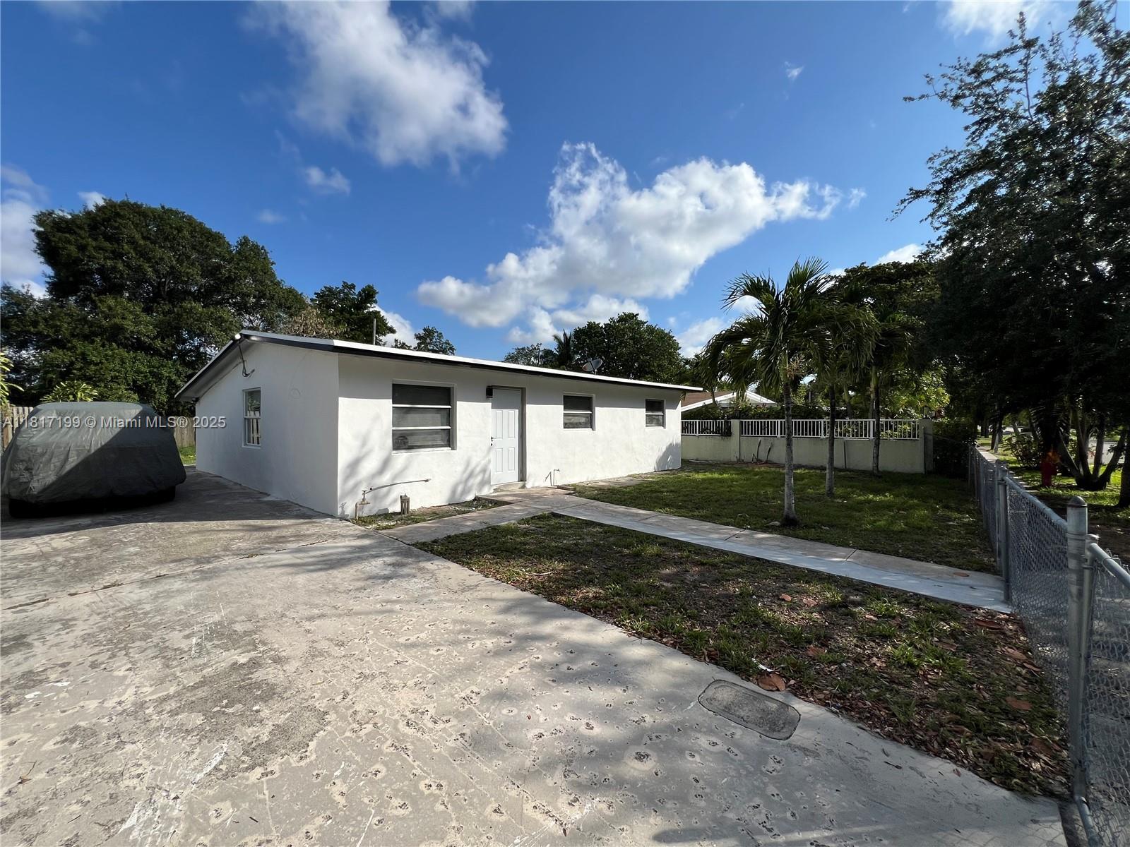 Rental Property at 1615 Nw 16th St, Fort Lauderdale, Broward County, Florida - Bedrooms: 3 
Bathrooms: 1  - $2,900 MO.