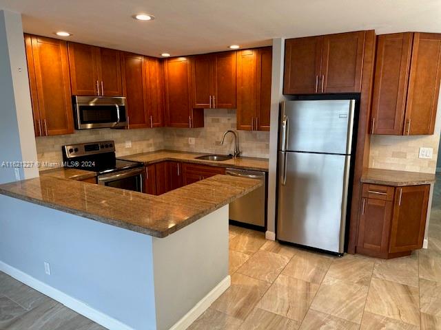 55+ COMMUNITY RENOVATED VERY SUNNY, NICELY UPDATED 2ND FLOOR. THIS UNIT HAS NEW GRANITE
COUNTER AND WOOD CABINETS IN KITCHEN, FULLY UPDATED BATHS. NEW TILE FLOORS. NEW SCREENED
PORCH WITH FLOOR TO CEILING SLIDING DOORS. UNIT WILL BE RENTED UNFURNISHED. THE BEST APARTMENT
AVAILABLE NOW! WASHER AND DRYER IN UNIT. (OFFER ) PROVIDE COPY OF ID / INCOME / RENT SPREE CREDIT REPORT / - / TENANT INSURANCE NO PETS