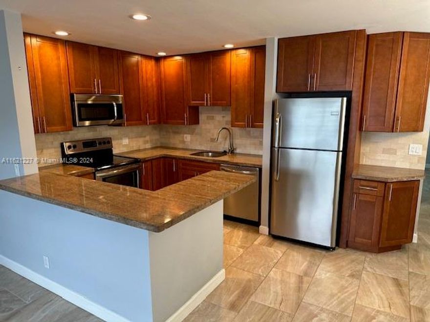 55+ COMMUNITY RENOVATED VERY SUNNY, NICELY UPDATED 2ND FLOOR. THIS UNIT HAS NEW GRANITE
COUNTER AND WOOD CABINETS IN KITCHEN, FULLY UPDATED BATHS. NEW TILE FLOORS. NEW SCREENED
PORCH WITH FLOOR TO CEILING SLIDING DOORS. UNIT WILL BE RENTED UNFURNISHED. THE BEST APARTMENT
AVAILABLE NOW! WASHER AND DRYER IN UNIT.  (OFFER ) PROVIDE  COPY OF ID / INCOME / RENT SPREE CREDIT REPORT / -  / TENANT INSURANCE  NO PETS