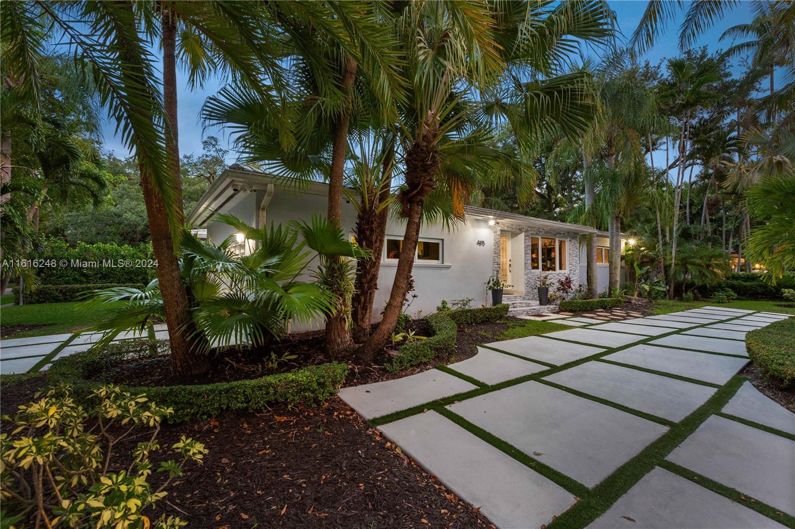 CORAL GABLES RIVIERA SEC - Residential