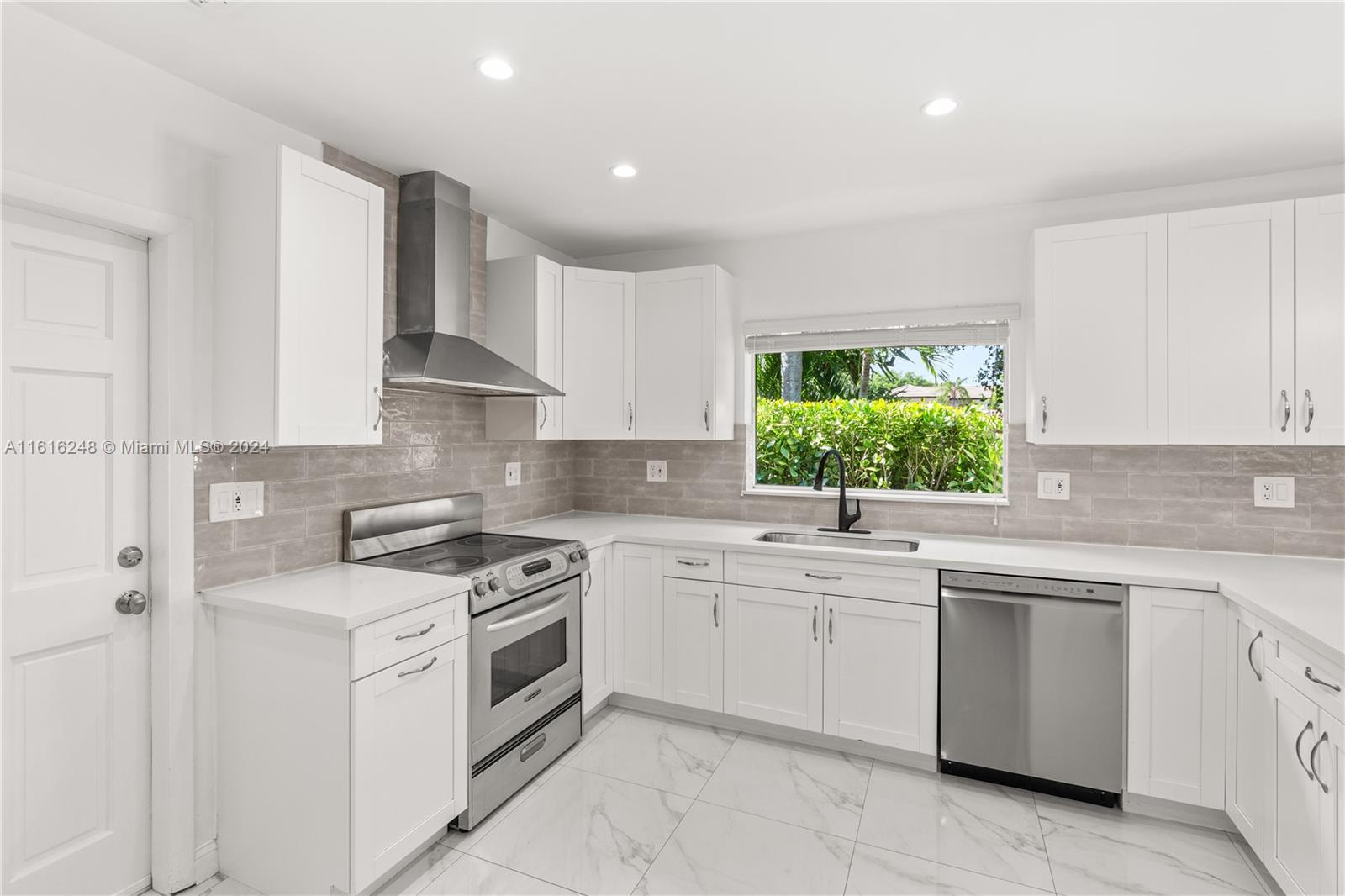 CORAL GABLES RIVIERA SEC - Residential