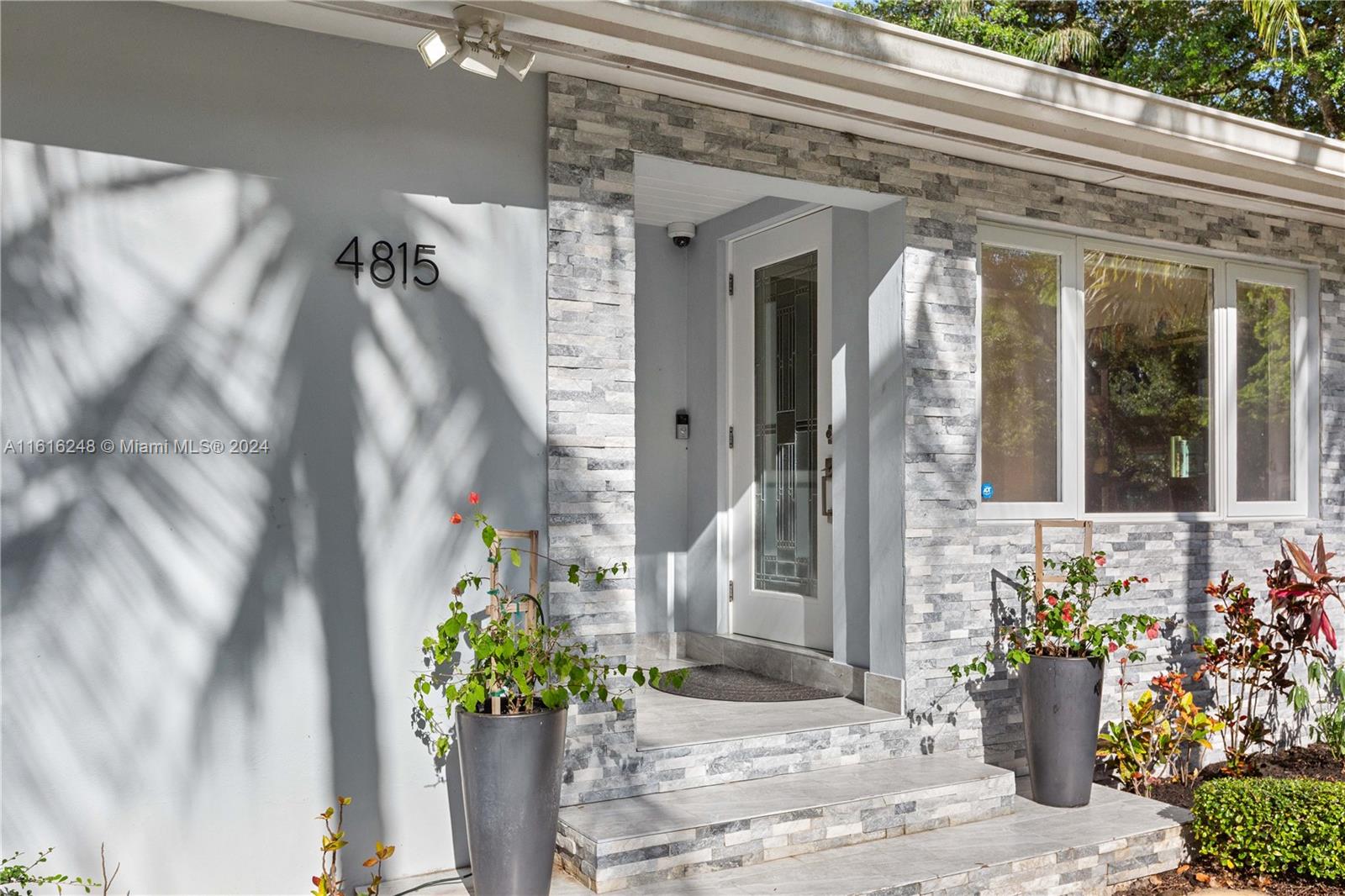 CORAL GABLES RIVIERA SEC - Residential