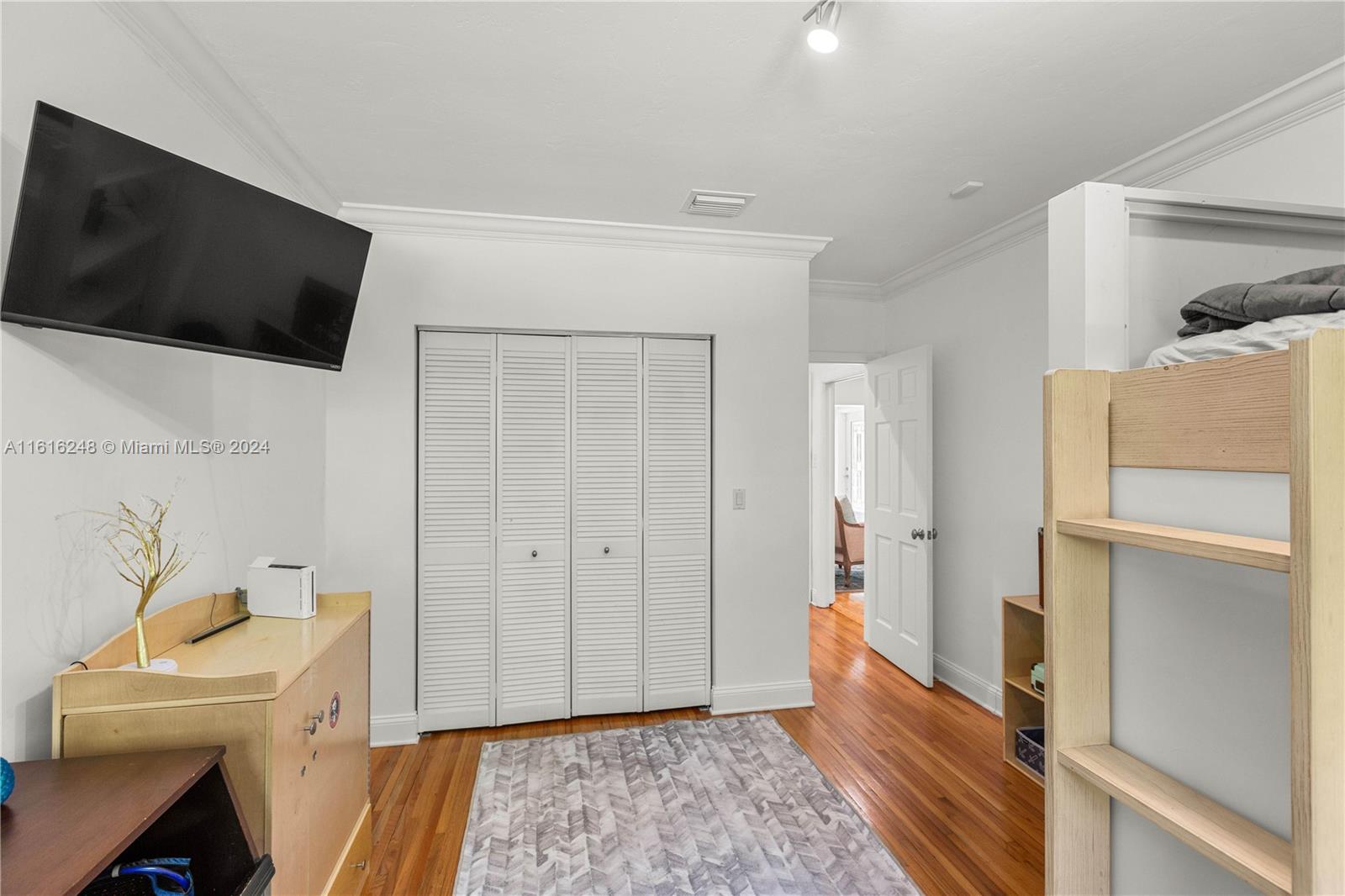 CORAL GABLES RIVIERA SEC - Residential