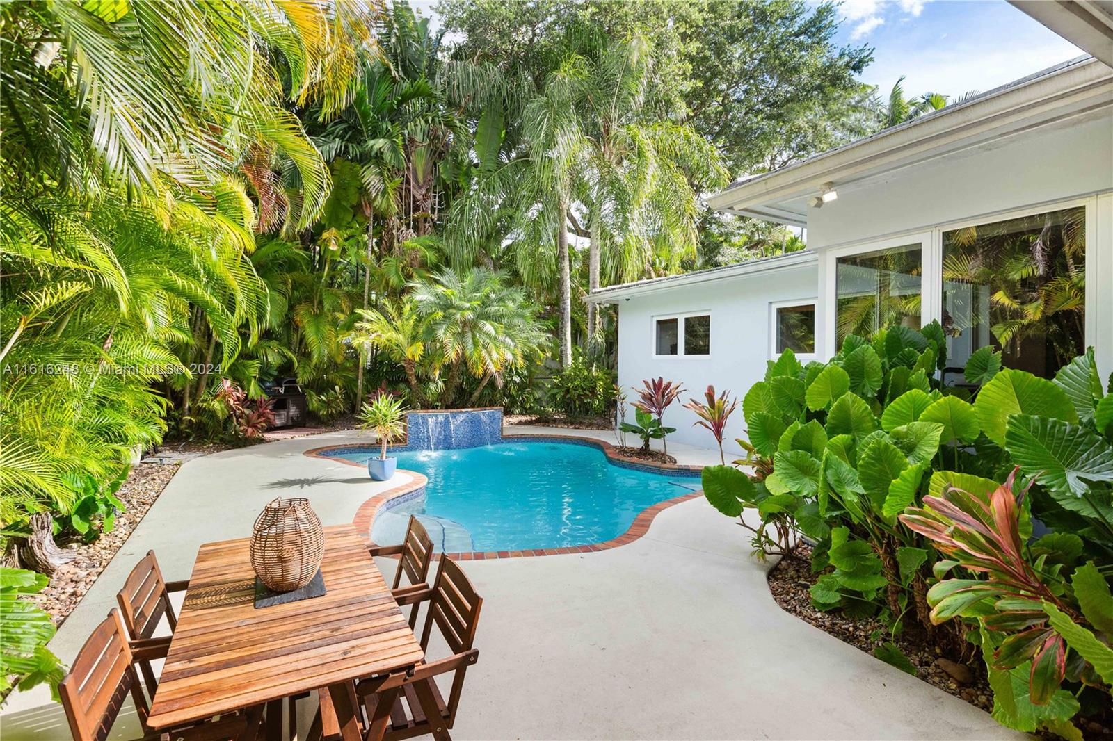 CORAL GABLES RIVIERA SEC - Residential