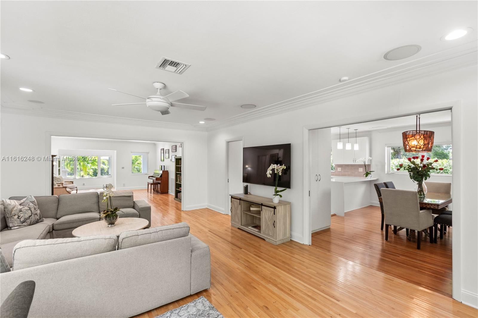 CORAL GABLES RIVIERA SEC - Residential