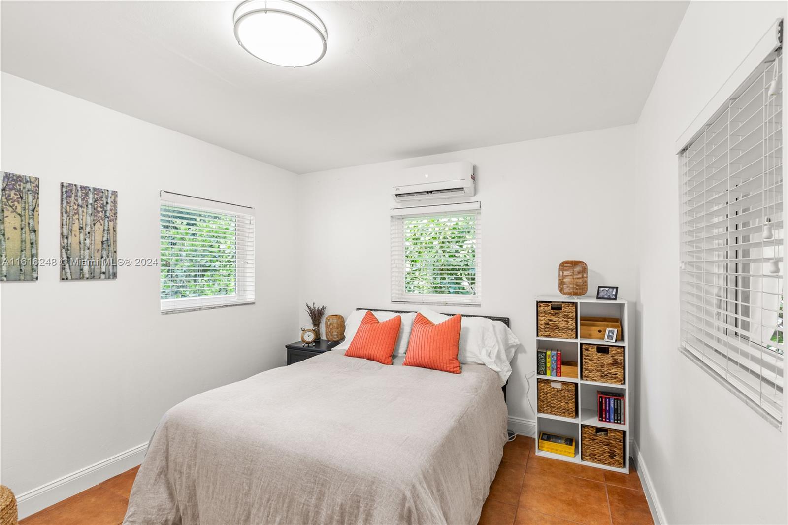 CORAL GABLES RIVIERA SEC - Residential