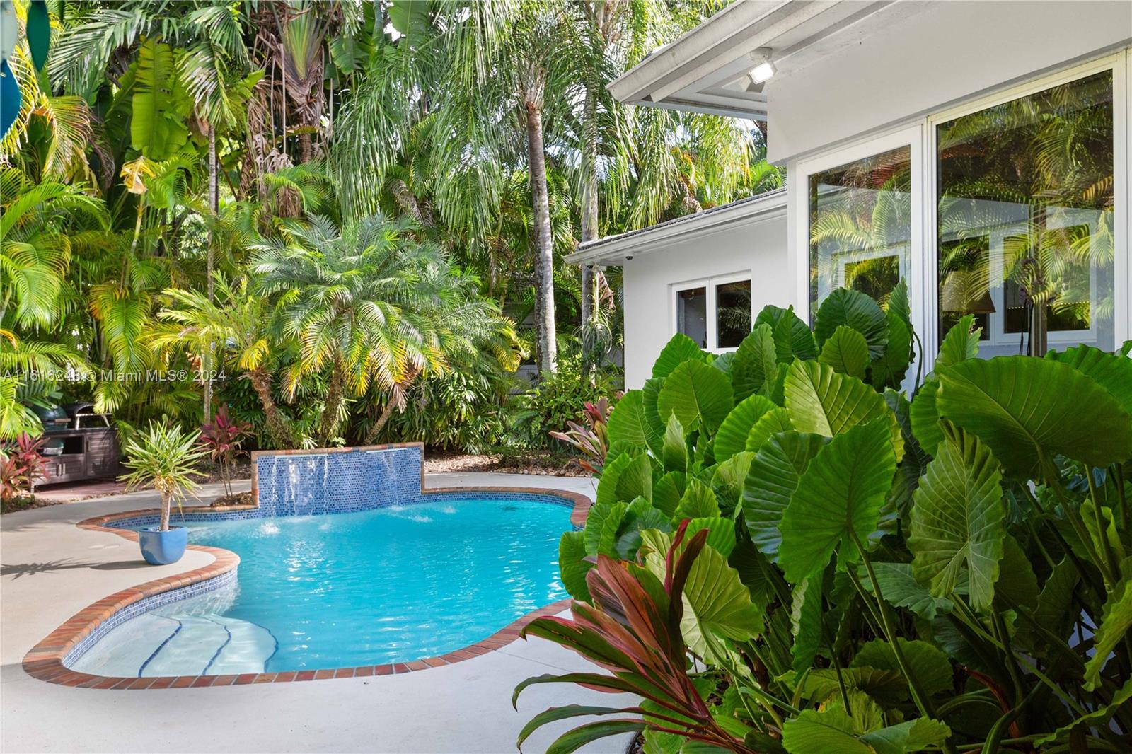 CORAL GABLES RIVIERA SEC - Residential