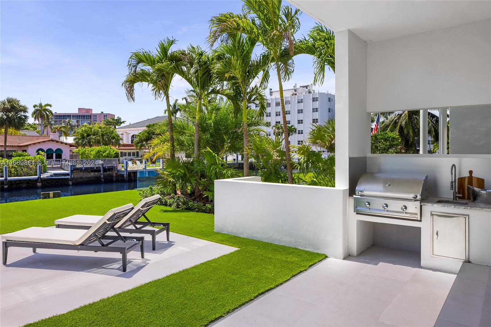 Las Olas Isles - Residential