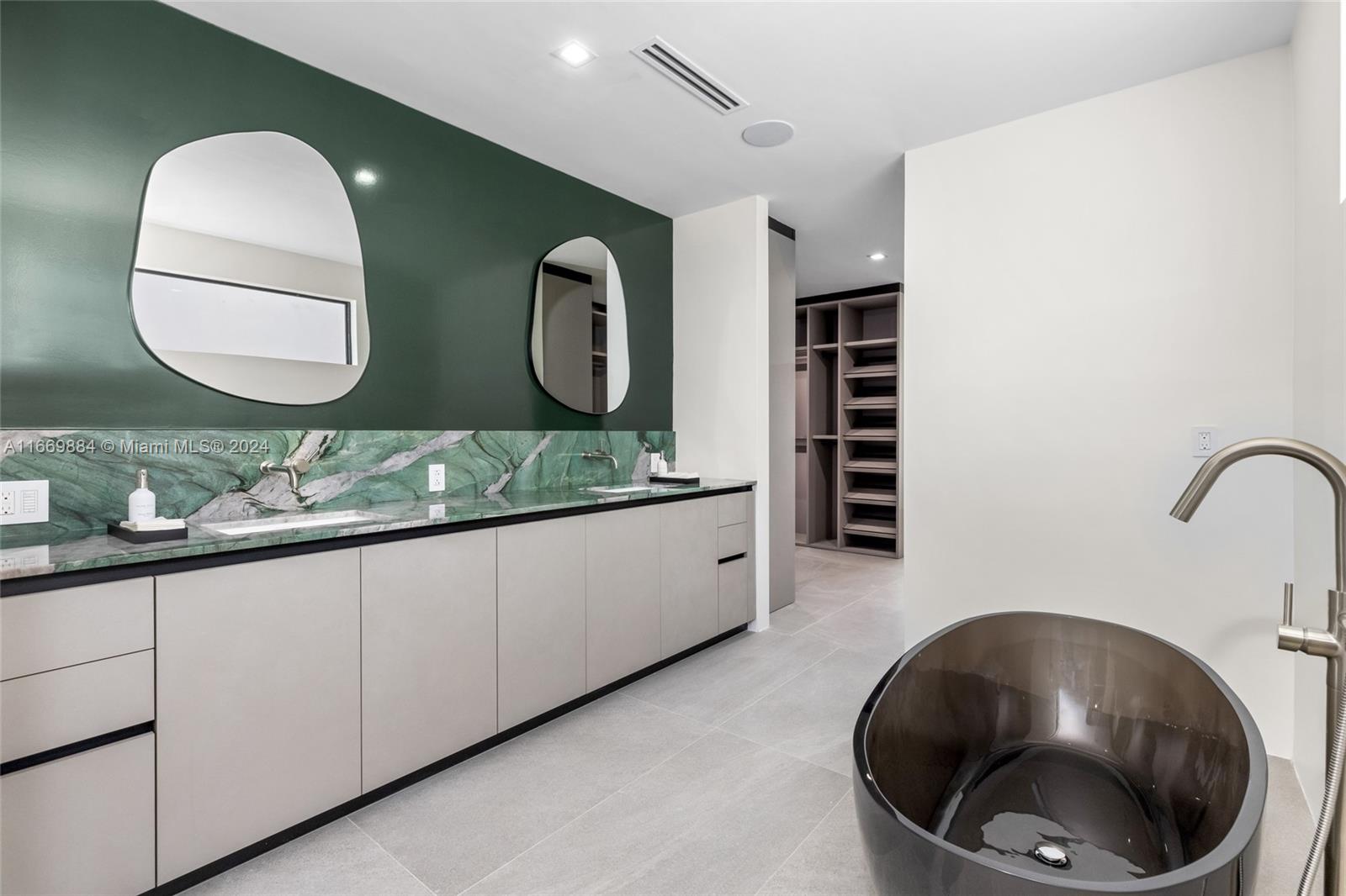 Las Olas Isles - Residential
