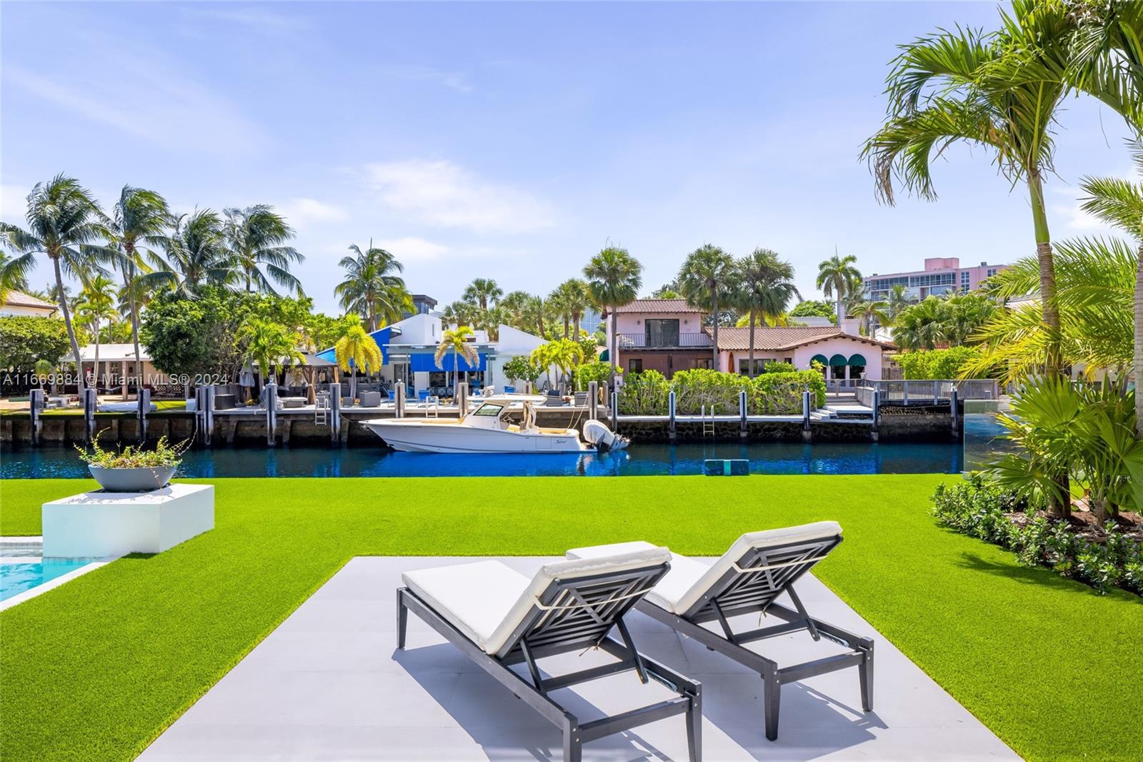 Las Olas Isles - Residential