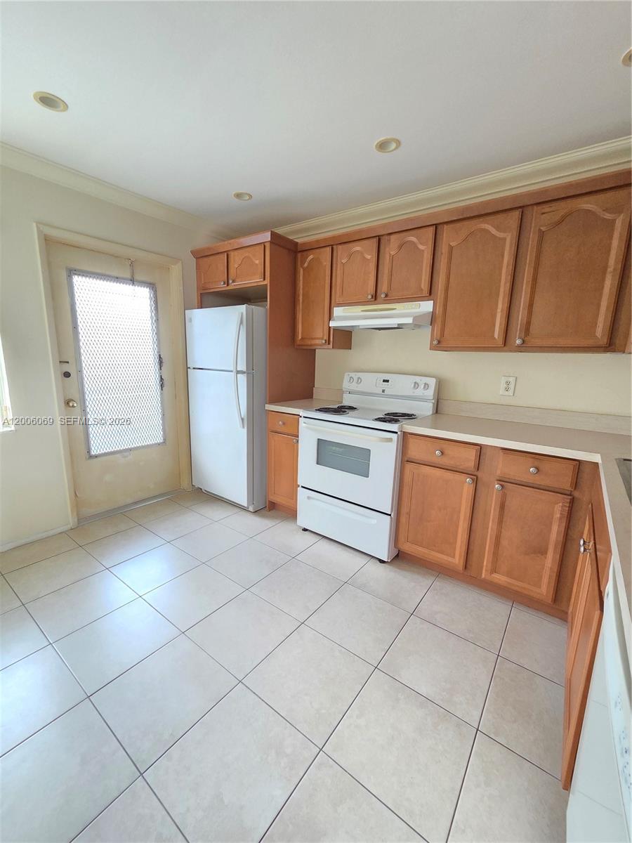 FAIRWAYS ROYALE CONDO - Residential