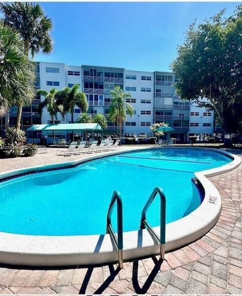 Tiny photo for 1000 NE 14th Ave #210, Hallandale Beach, FL 33009 (MLS # A12006069)