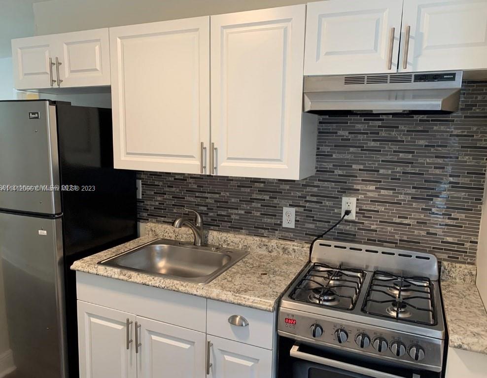 Updated apartment in Hollywood! Newly designed kitchen with new backsplash. Kitchen appliances, sink and faucet. Brand new bathroom, and more. Flat rate monthly water fee: $55.00. Flat rate monthly electricity fee: $100.00. Trash and gas, included in the rent. On site coin laundry. Close proximity to Downtown. Apartment is being rented AS IS. Pet Friendly w/$35 added to rent. Monthly gross household income requirements are 3x the base rent, no evictions, no violent criminal history, 1st, last, security to move in.