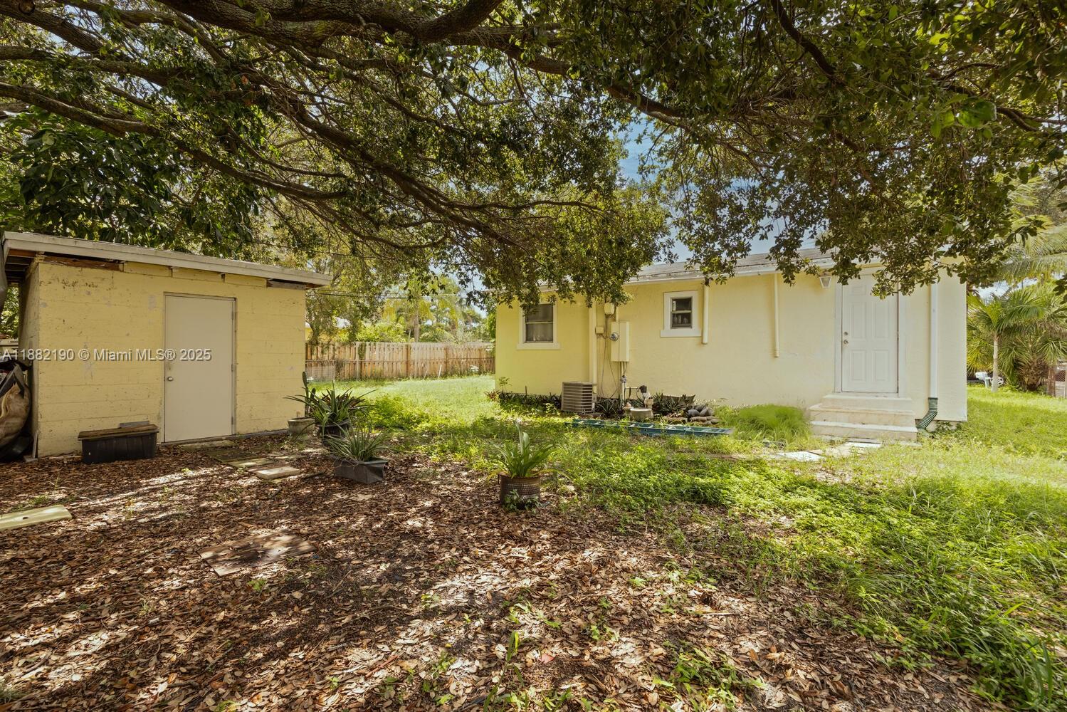 LINCOLN PARK FIRST ADD - Residential