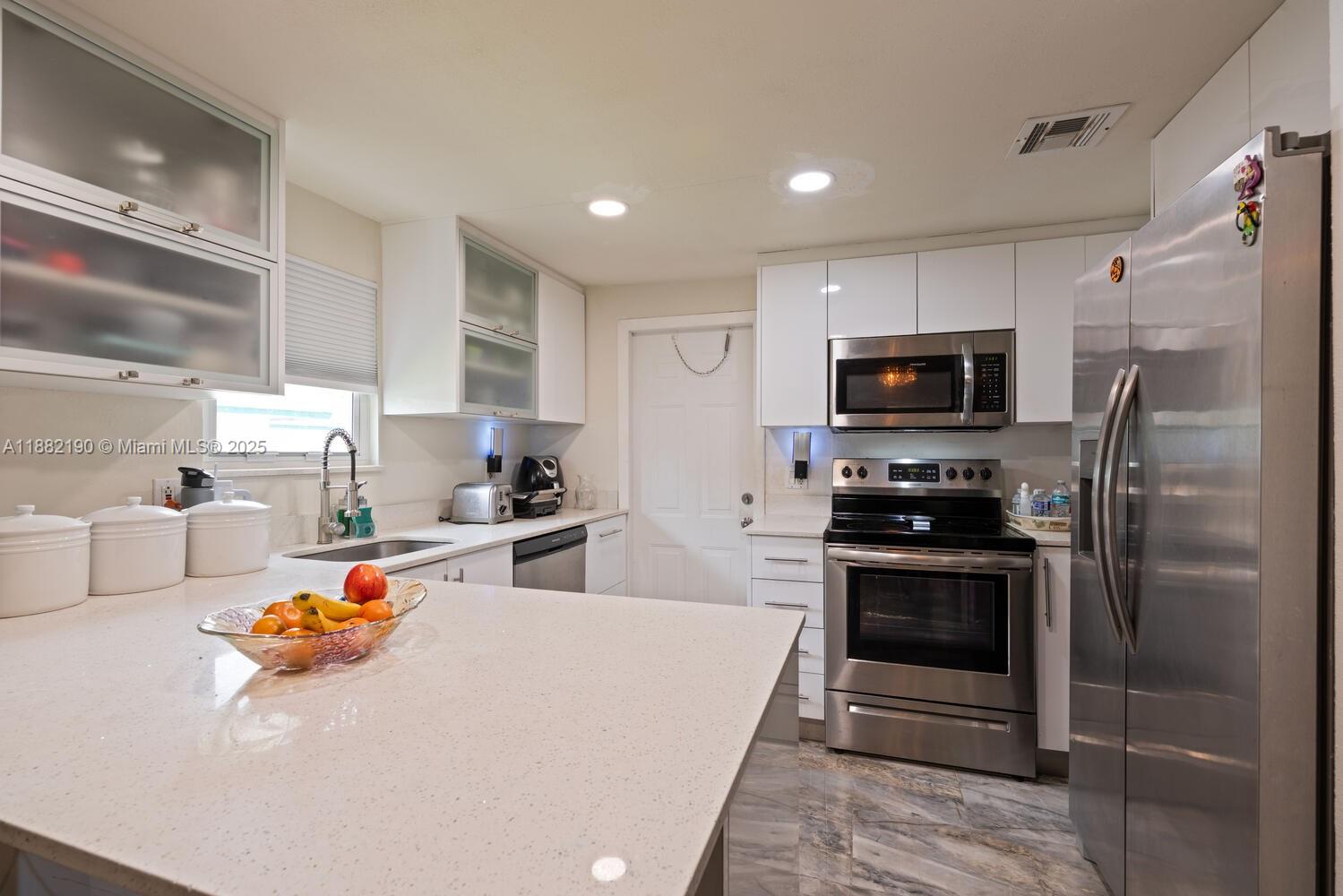 LINCOLN PARK FIRST ADD - Residential