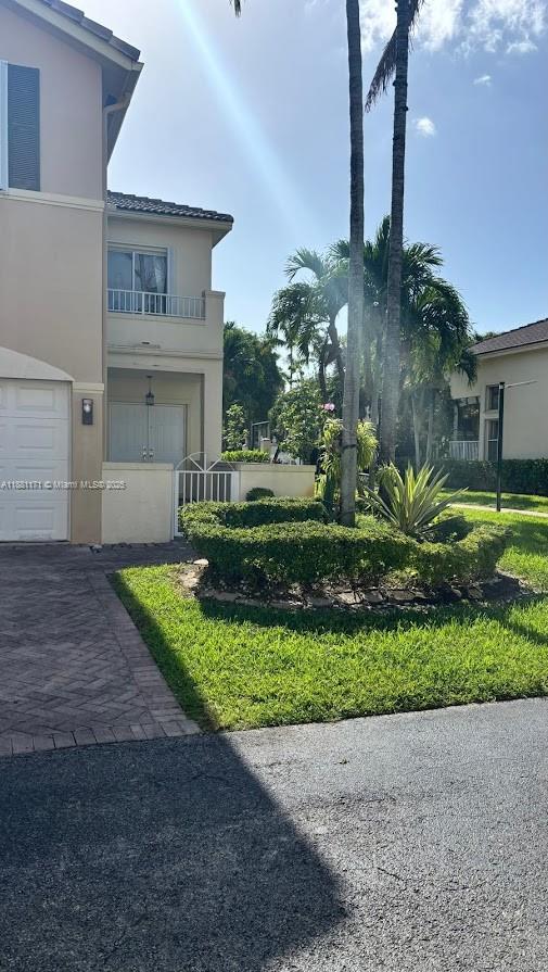 DORAL SOUTHEAST PATIO-HOM - Residential