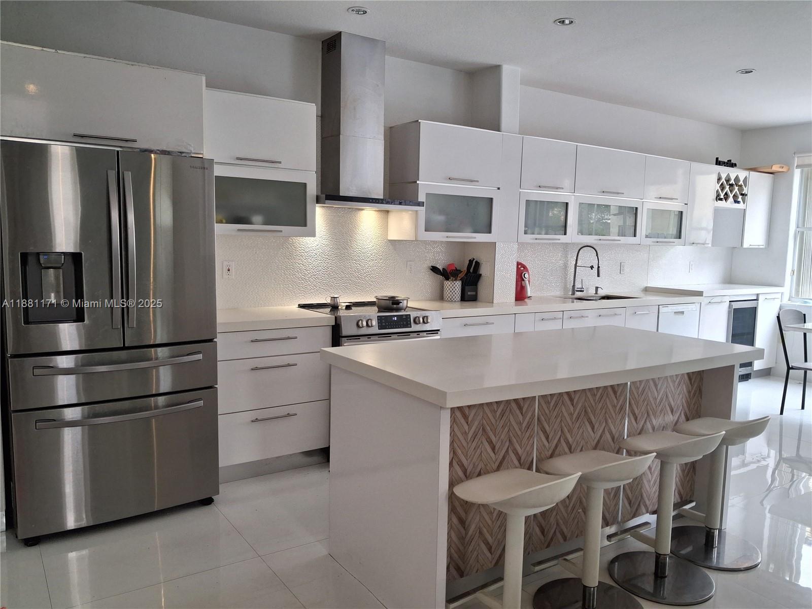 DORAL SOUTHEAST PATIO-HOM - Residential