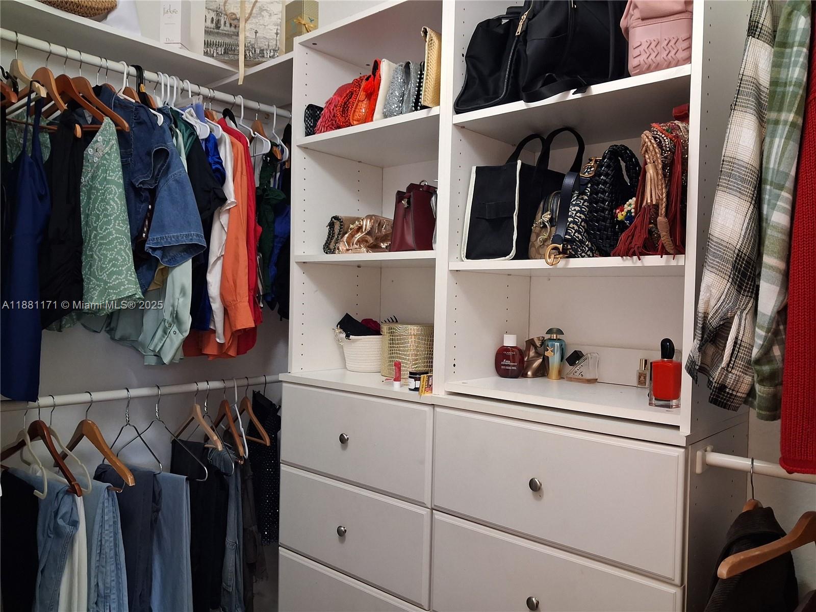 DORAL SOUTHEAST PATIO-HOM - Residential