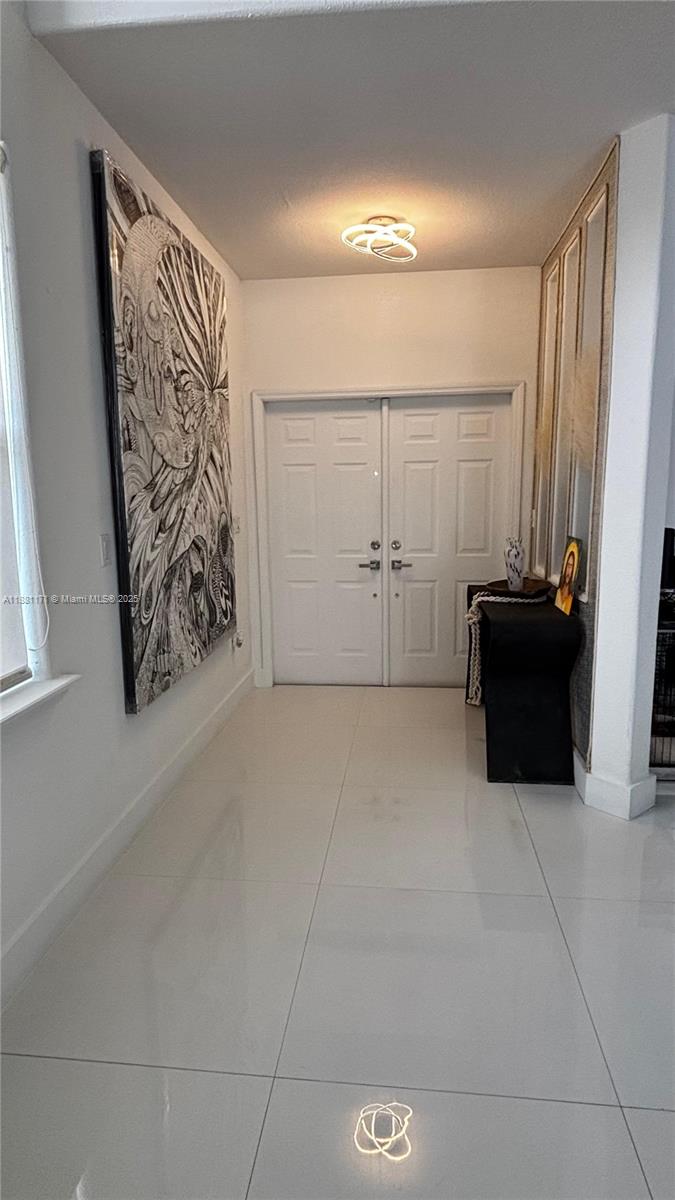 DORAL SOUTHEAST PATIO-HOM - Residential