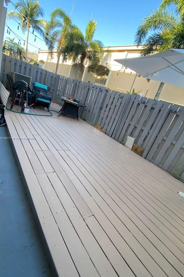 DORAL SOUTHEAST PATIO-HOM - Residential