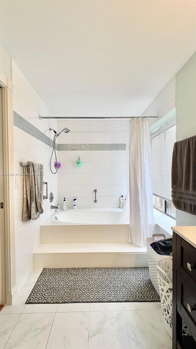 EDEN PLACE CONDO - Residential Lease