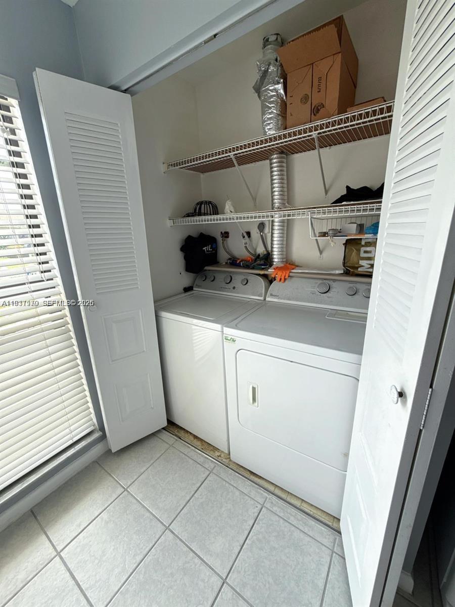 CAMELOT VILLAGE SEC 3 - Residential