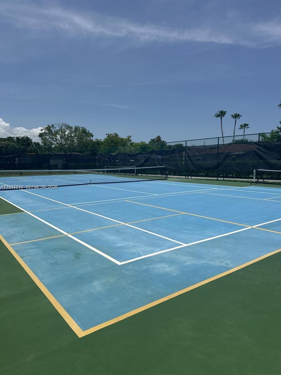 CAMELOT VILLAGE SEC 3 - Residential