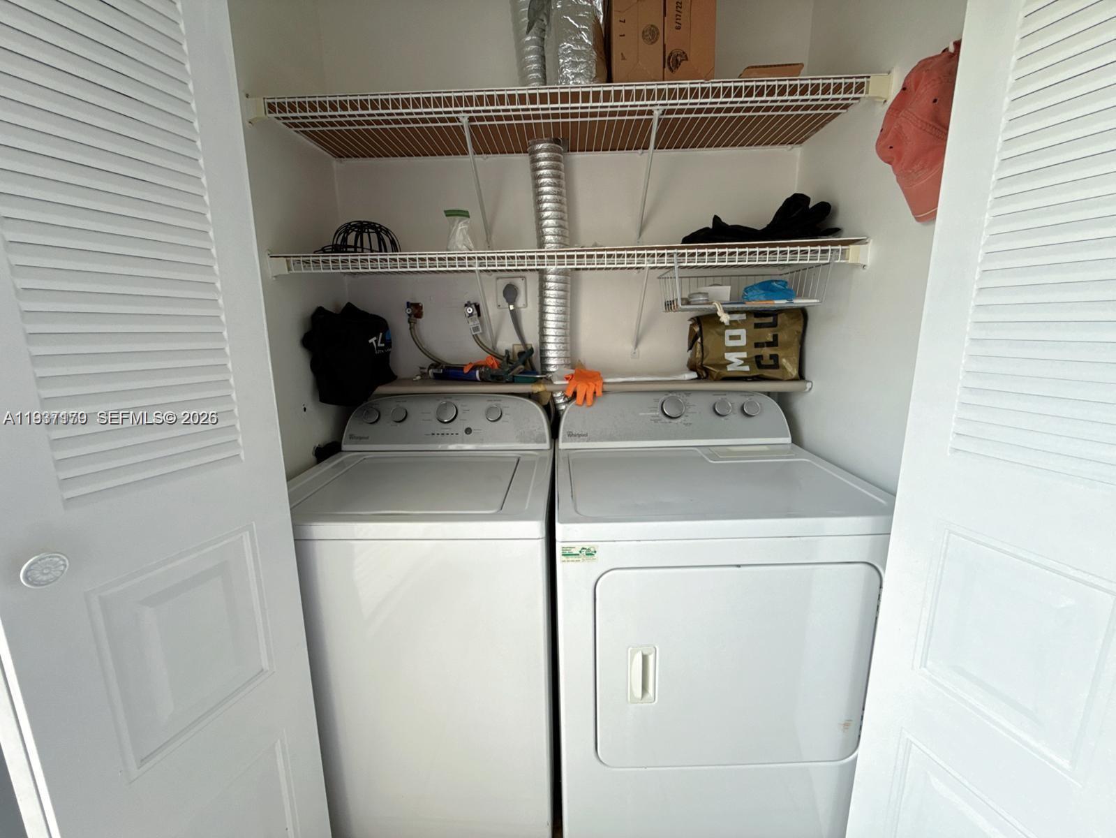 CAMELOT VILLAGE SEC 3 - Residential