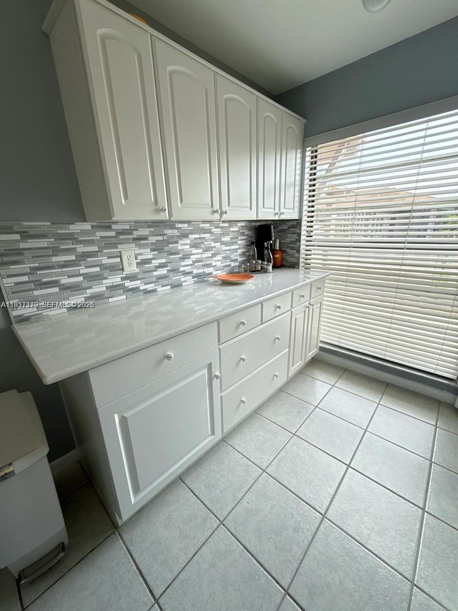 CAMELOT VILLAGE SEC 3 - Residential