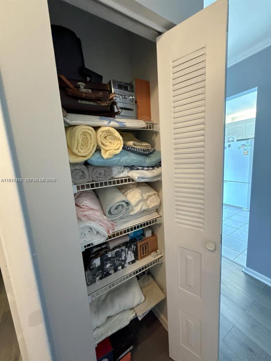 CAMELOT VILLAGE SEC 3 - Residential