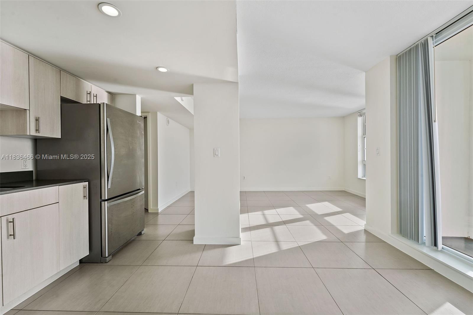 910 West Ave 1229
