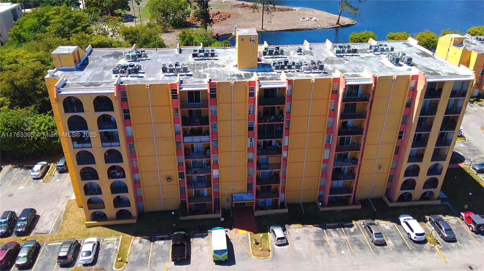 SUNSET VILLAS NO 3 CONDO - Residential