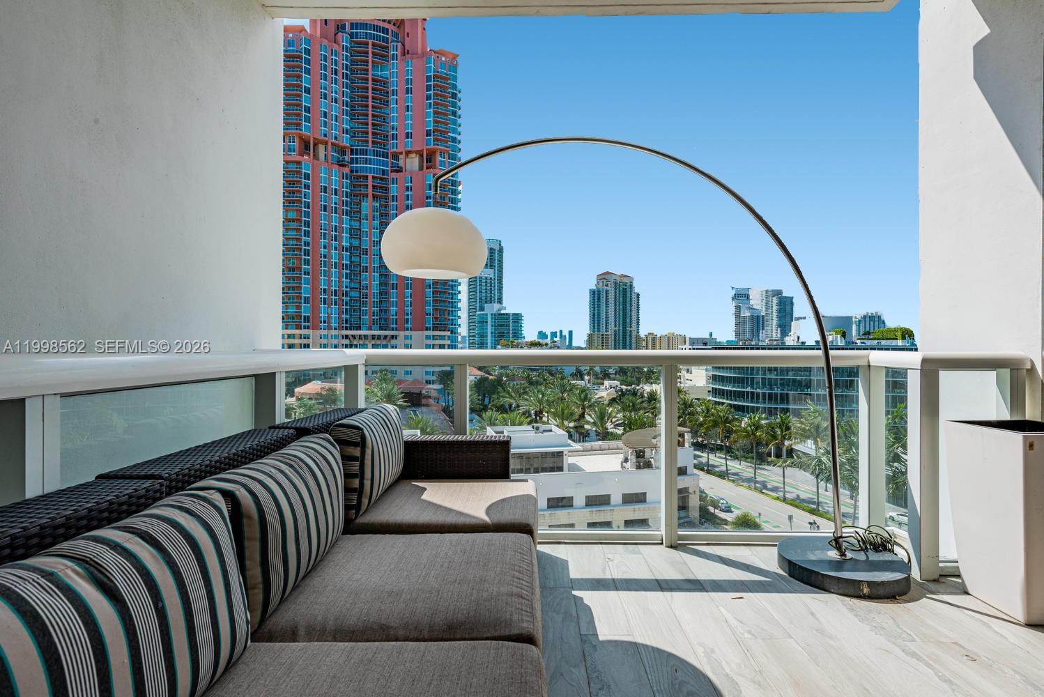 CONTINUUM ON SOUTH BEACH - Residential