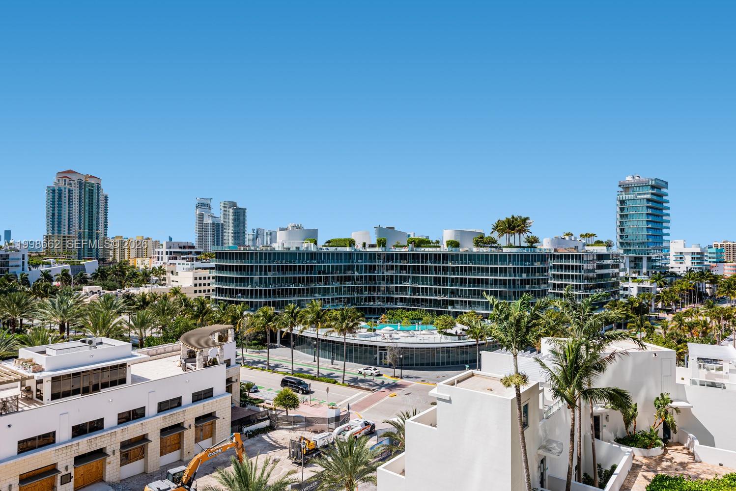 CONTINUUM ON SOUTH BEACH - Residential