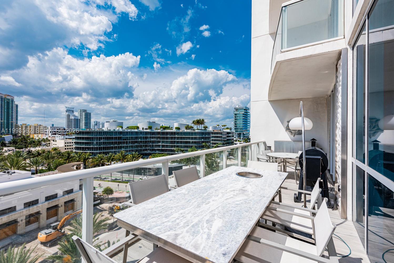 CONTINUUM ON SOUTH BEACH - Residential