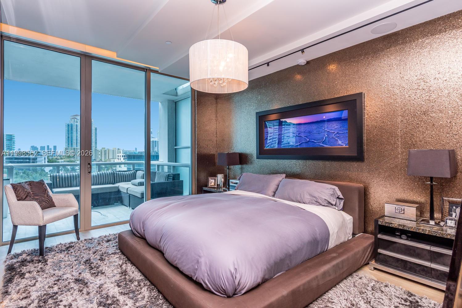 CONTINUUM ON SOUTH BEACH - Residential