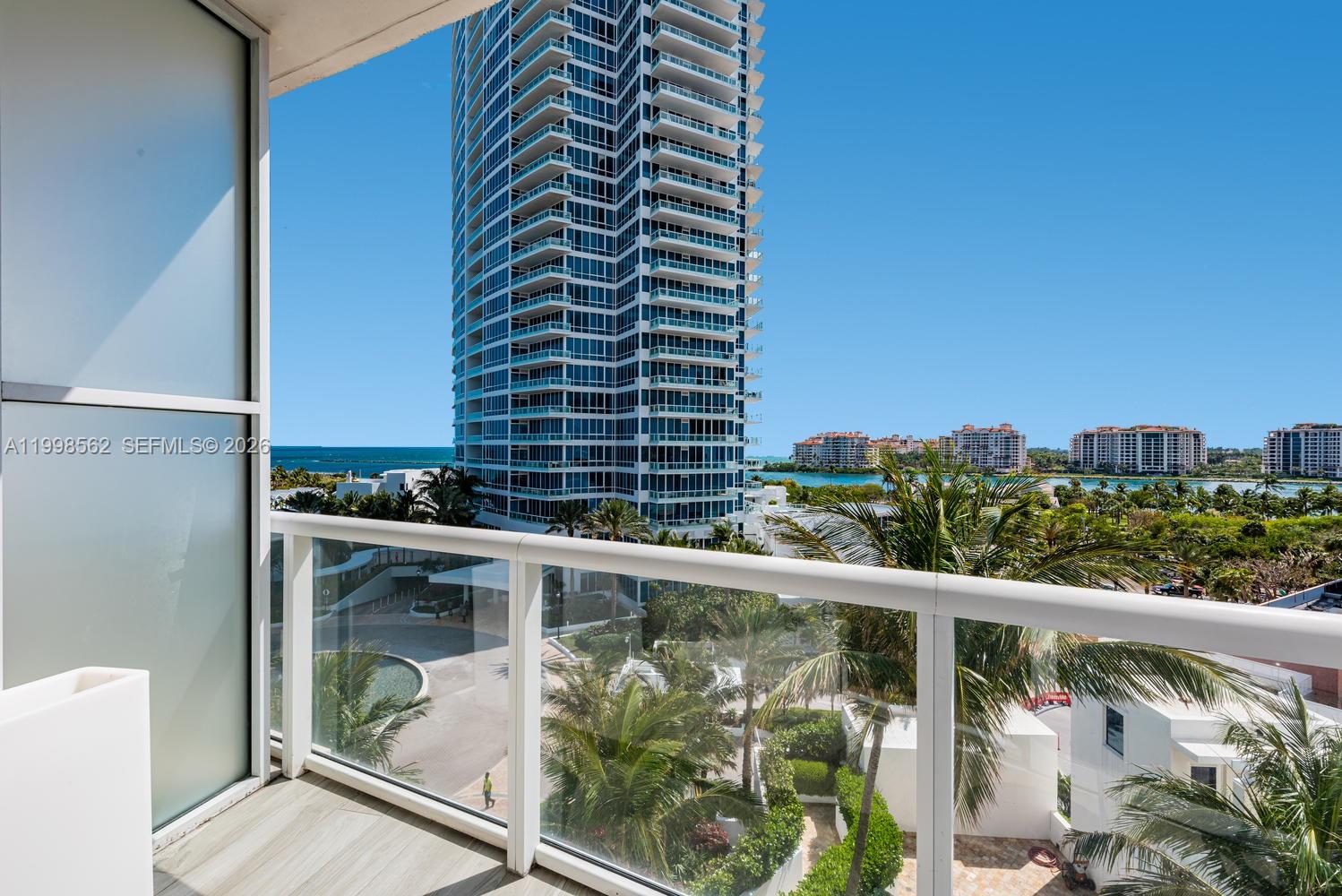 CONTINUUM ON SOUTH BEACH - Residential