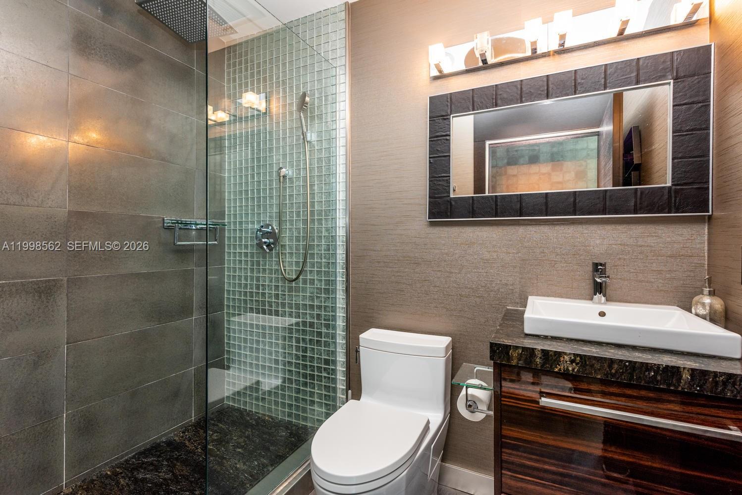 CONTINUUM ON SOUTH BEACH - Residential