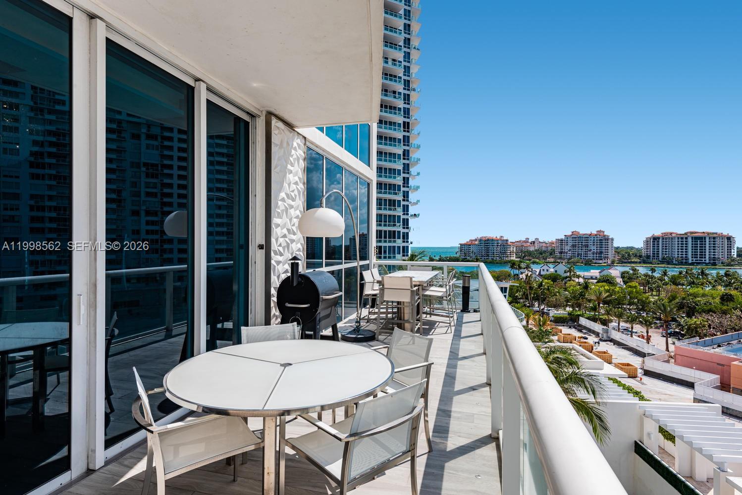 CONTINUUM ON SOUTH BEACH - Residential
