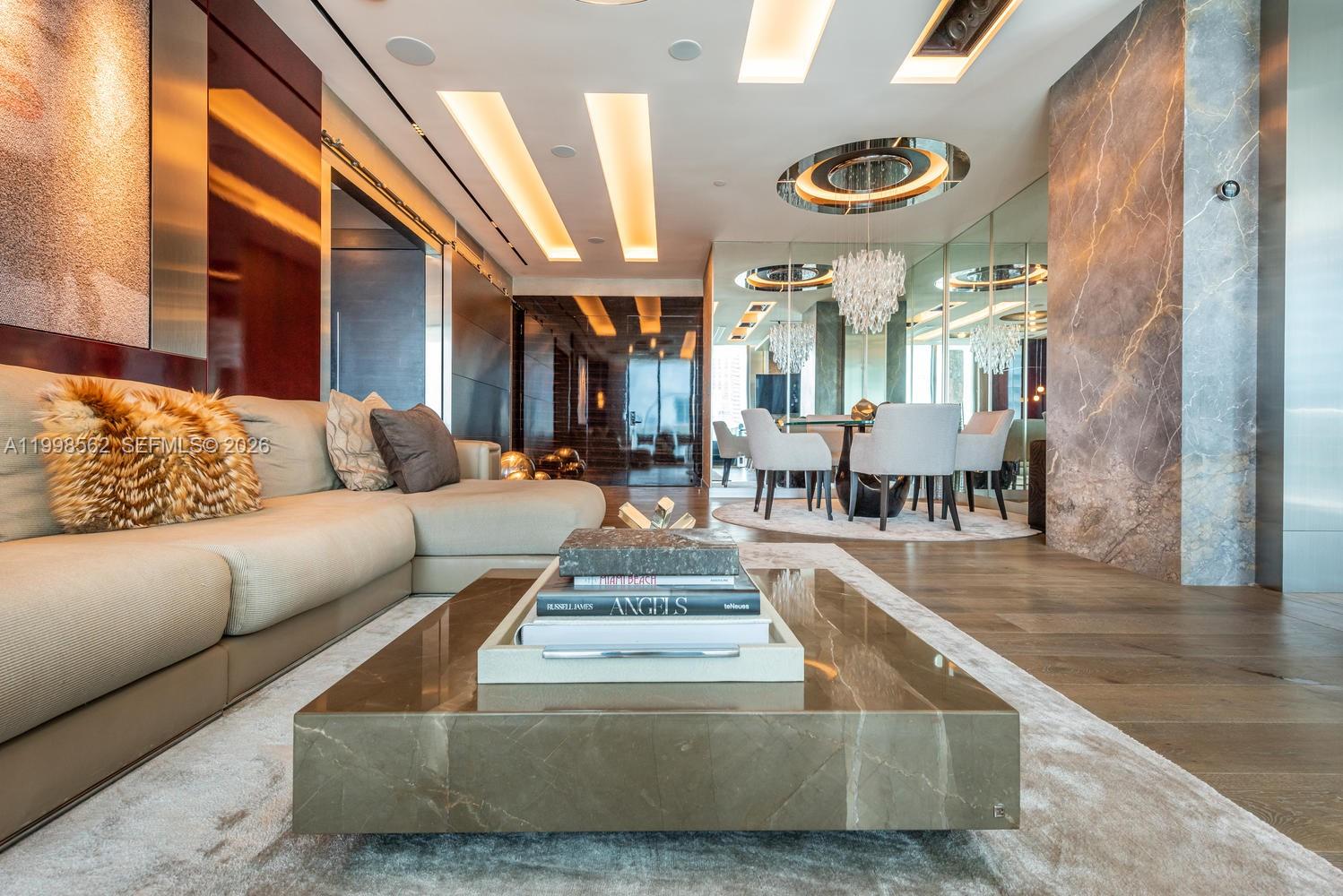 CONTINUUM ON SOUTH BEACH - Residential