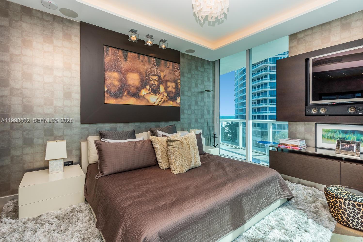 CONTINUUM ON SOUTH BEACH - Residential