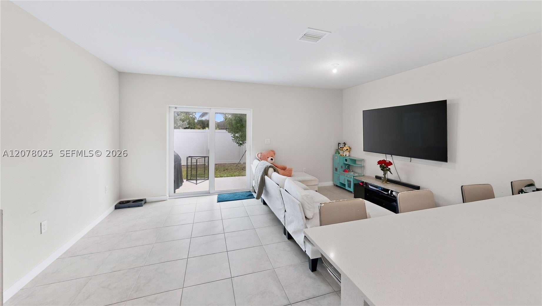 389 NW 10th Ct